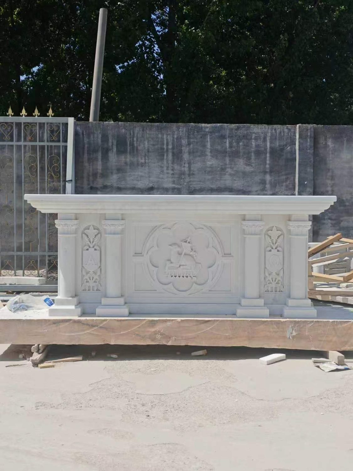 Church Altars · CS-035