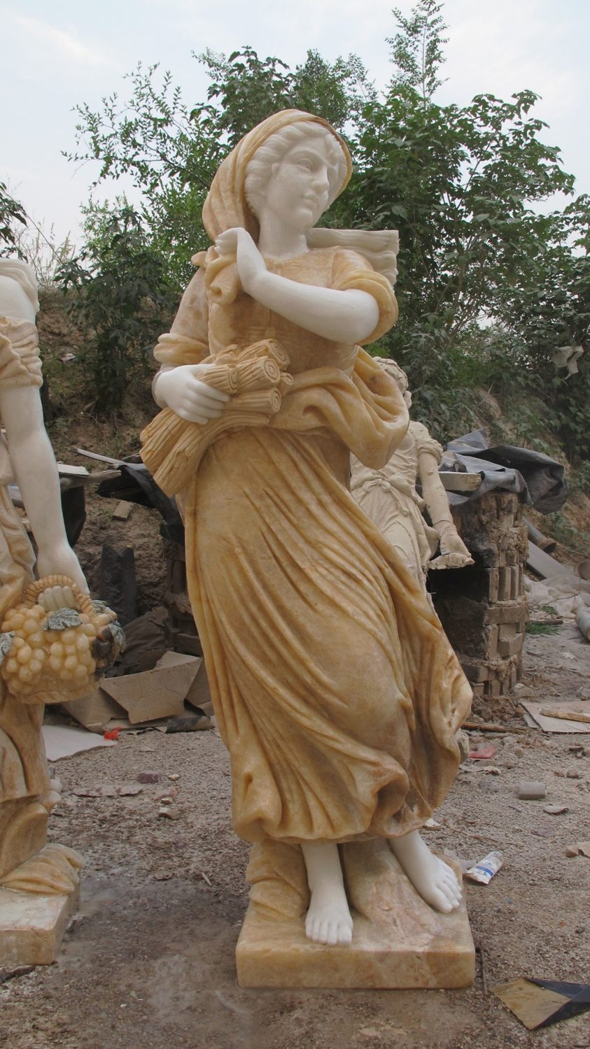 Choosing the details of a custom stone sculpture
