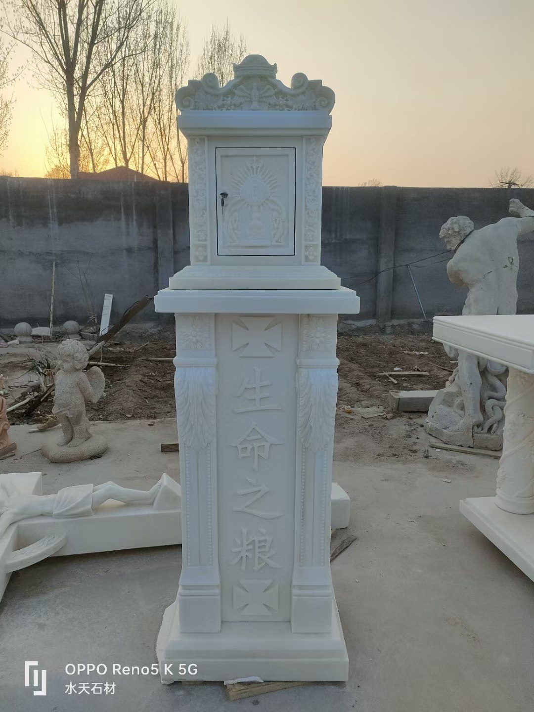 Tabernacle Pedestals · CS-089